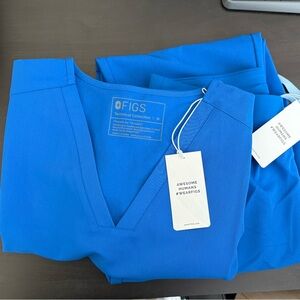 Figs scrub set in royal blue